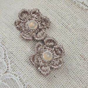 20260517_172552_hmbl-1.jpg Boucles d'oreilles Double Fleur Argentée – Cascade Précieuse