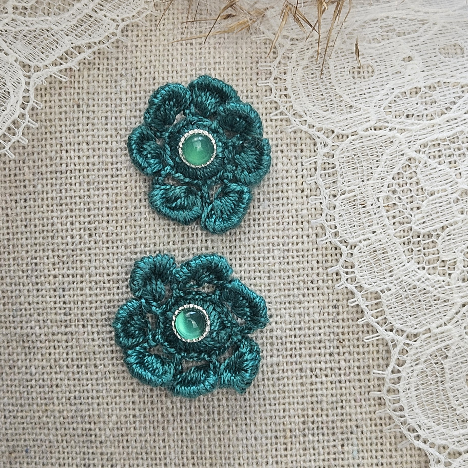 20260517_182149_hmbl-1.jpg Boucles d'oreilles "Renoncule Émeraude"